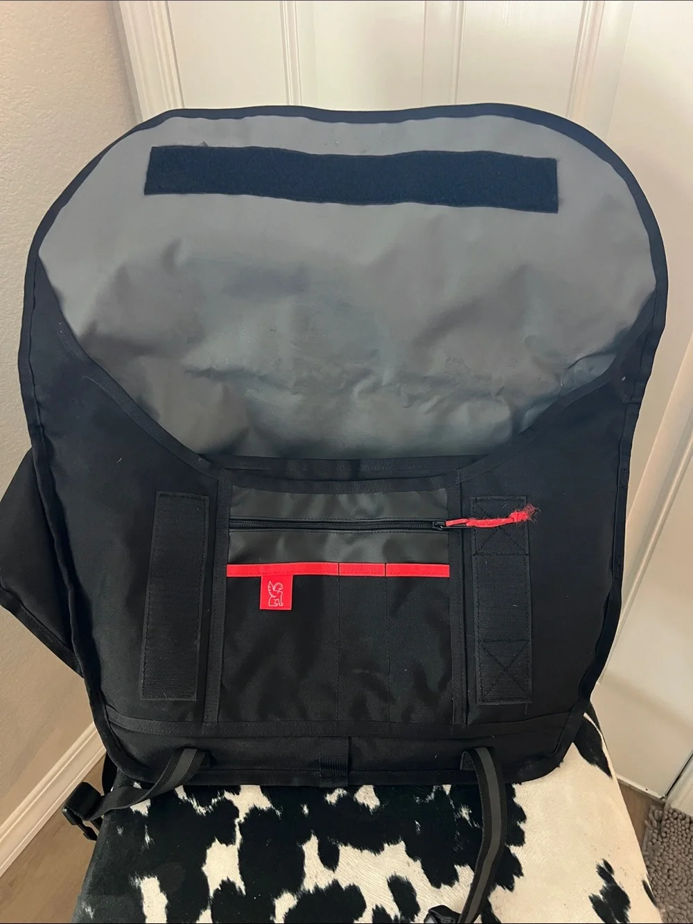 Chrome Men's Black Sling Messenger Bag - Minimal Urban Carry